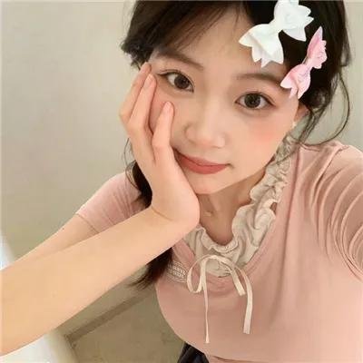 看她轻轻的飞起
